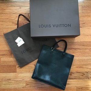 ADDTL PHOTOS - Louis Vuitton LV Sac Plat Epi Noir